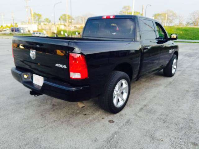 2014 RAM Ram Pickup 1500 4x4 Express 4dr Crew Cab 5.5 ft. SB Pickup